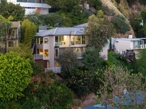 7944 Fareholm Dr, Los Angeles, CA 90046