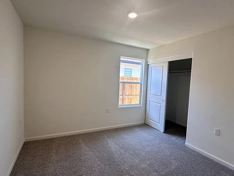 651 Skyler Ln — Photo 10