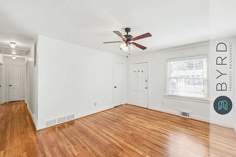 3 bed, 1.0 bath, 980 sqft, $2,495 — Photo 4