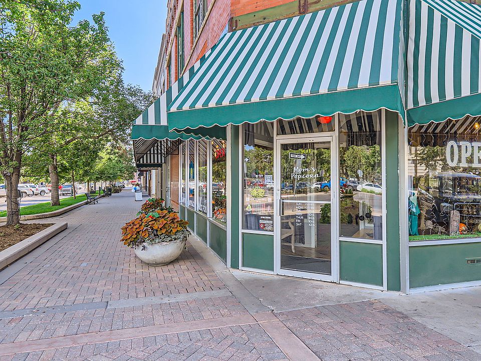 Walkble to downtown Greeley