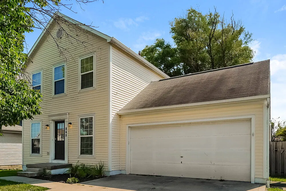 3 bed, 2.5 bath, 1408 sqft, $2,210 — Photo 1