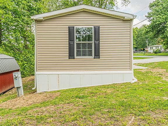 4th image of 40 Lazy River Rd