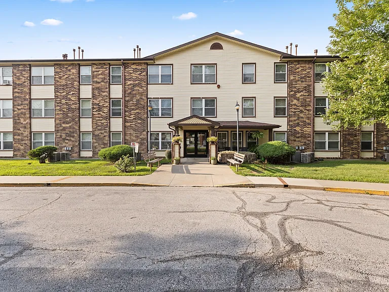 Liberty/Tambo Apartments — Photo 30