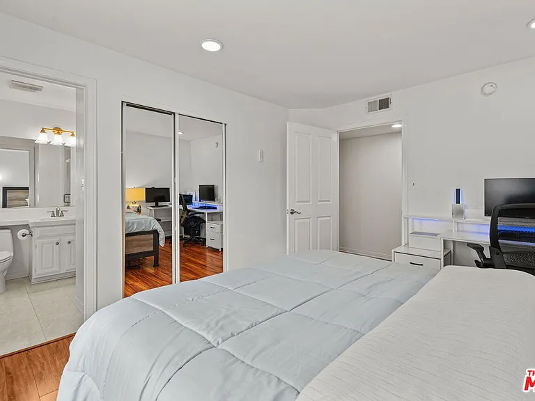 11907 Darlington Ave #101 — Photo 14