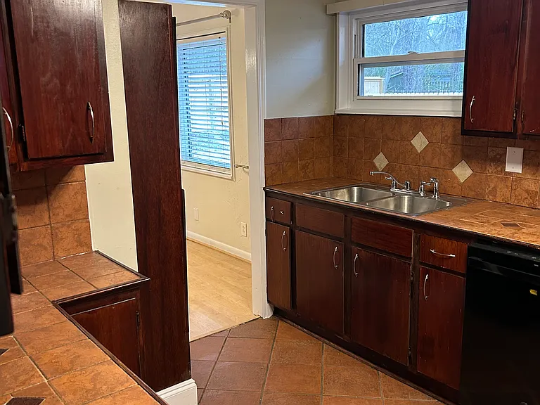 4732 Maryland Ave — Photo 5