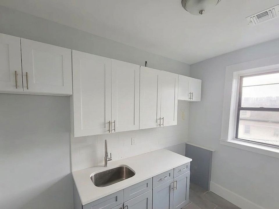 1st image of 125 Osborne Ter #15-77