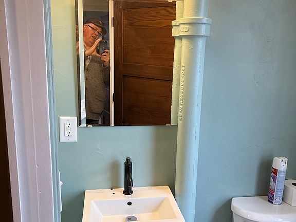 5th image of 724 N 23rd St S