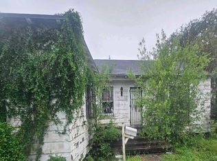 404 E Ligustrum Blvd, Robstown, TX 78380