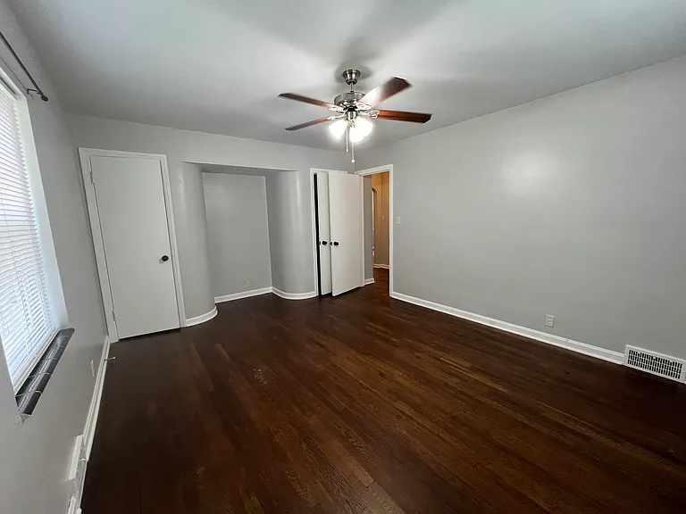 170 N Rose Blvd — Photo 16