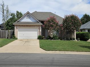 1008 Laurel Glen Blvd, Leander, TX 78641