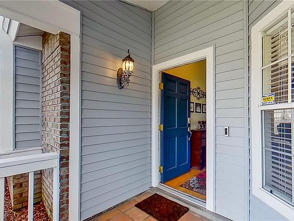 4th image of 4123 Longfellow Dr