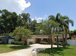 2852 Del Rio Dr, Belleair Bluffs, FL 33770