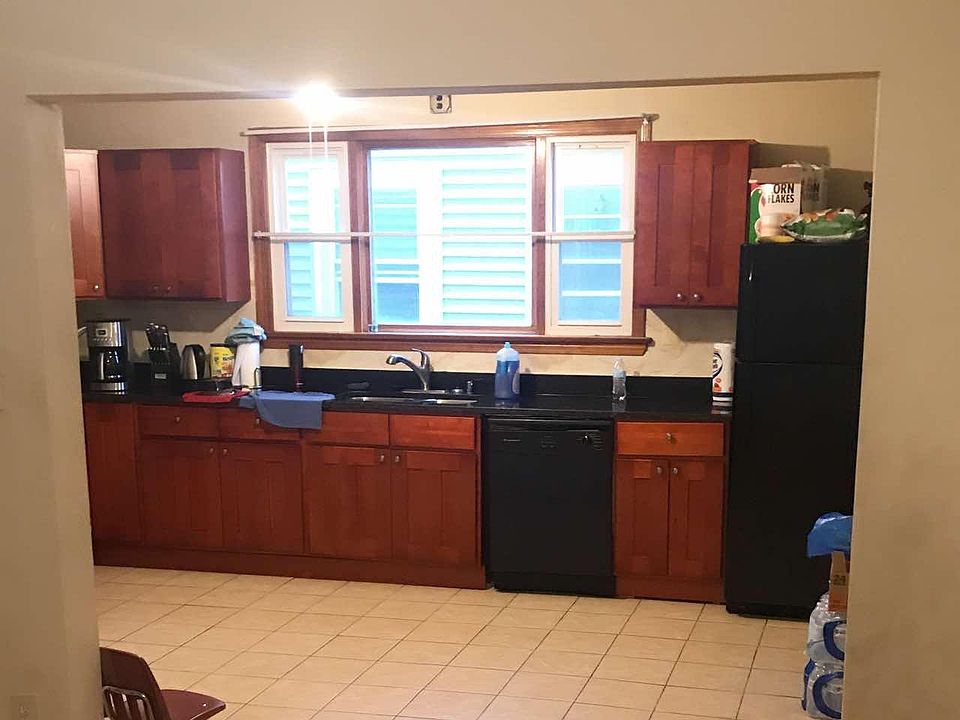 2nd image of 34 Holyoke St #2