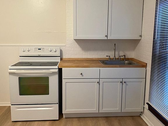 3rd image of 661 Auburn Ave APT 2