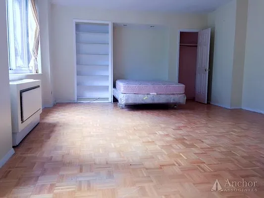 Rented by Anchor Associates | media 28