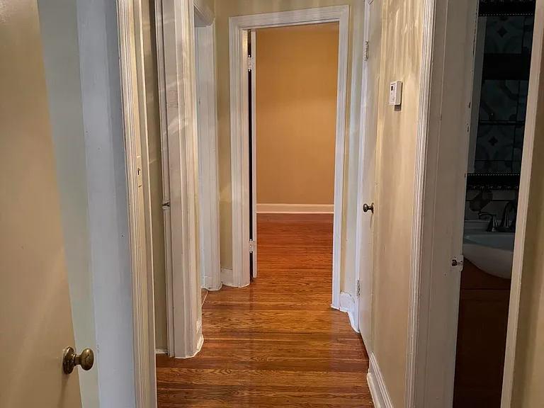 1113 Southwestern Pkwy — Photo 6