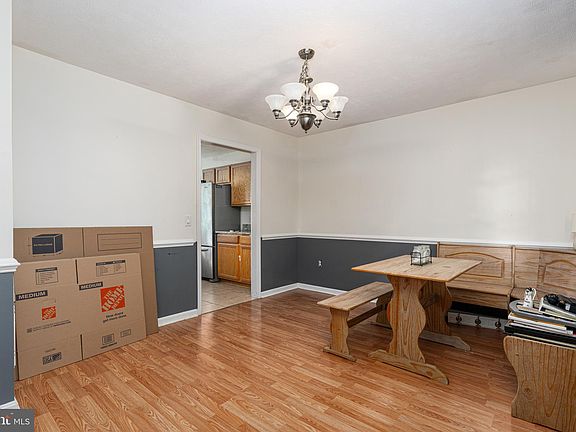 5th image of 12019 Wales Dr