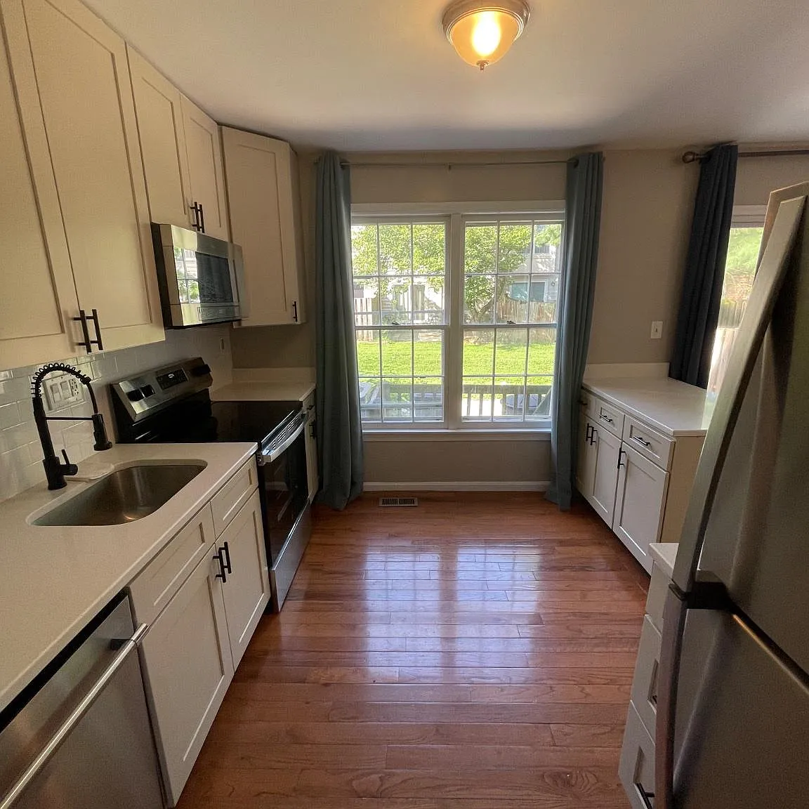 4 bed, 3.0 bath, 1760 sqft, $2,850 — Photo 3