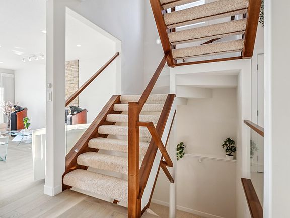 5th image of 3811 Kidd Bay SW