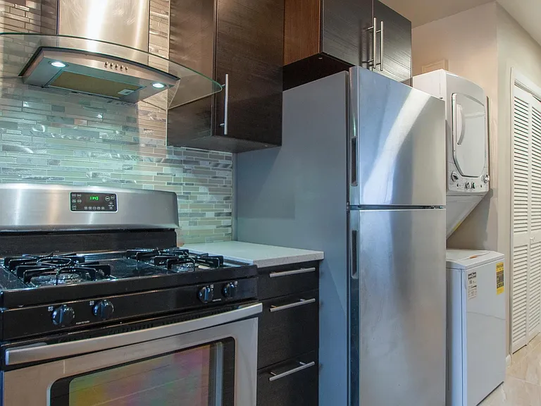 773 Greenwood Ave NE #7 — Photo 4