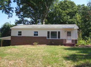 1135 24th St SW, Hickory, NC 28602