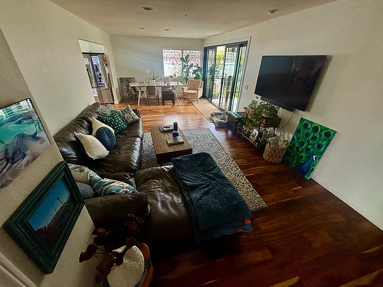 2064 Glasgow Ave — Photo 8