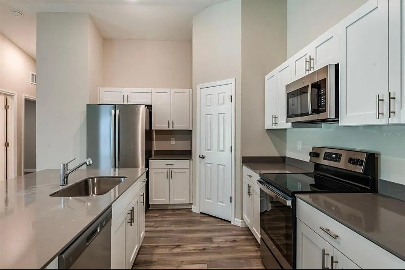 3 bed, 1615 sqft, $2,100 — Photo 4