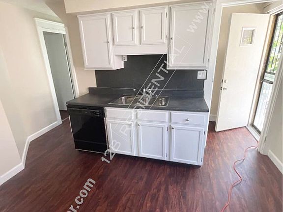 4th image of 10414 Reno Ave