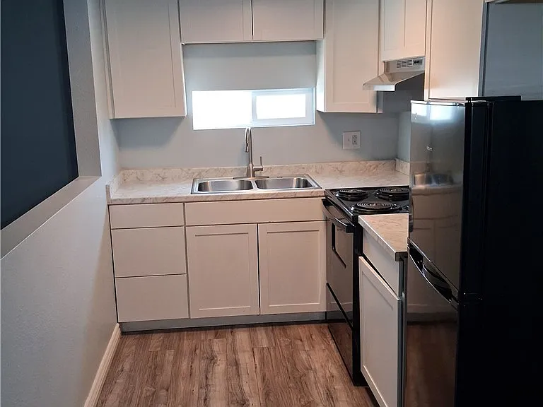 510 McKellar Cir #1 — Photo 2