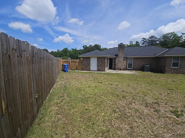 5727 Lexington Dr — Photo 43