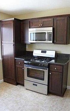 3rd image of 2747 Baily Ave