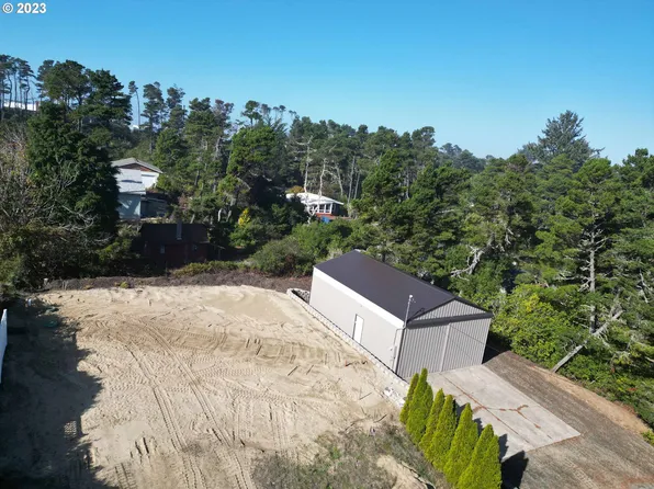 88146 3rd Ave, Florence, OR 97439