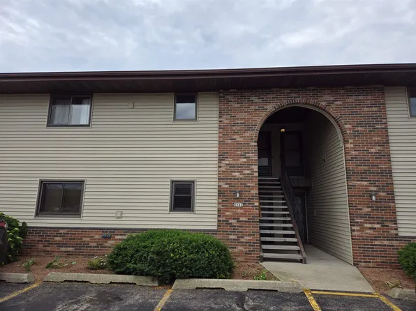 1787 Maricopa Dr APT D, Oshkosh, WI 54904