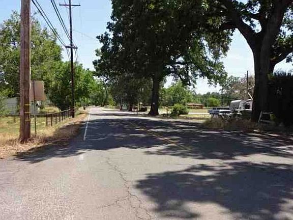 Exterior Neighborhood (street photo)