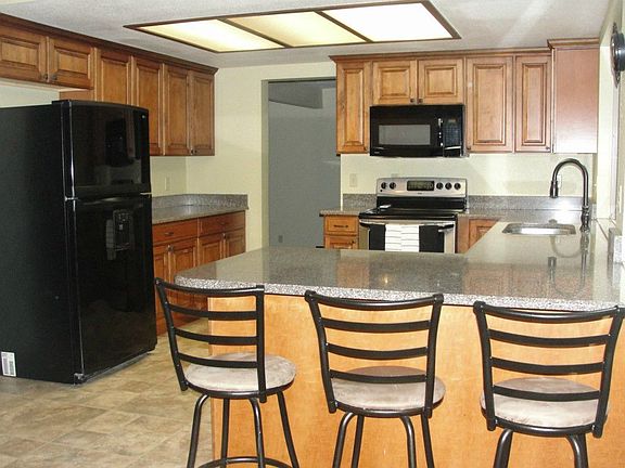 5th image of 5363 Pineridge Dr NE