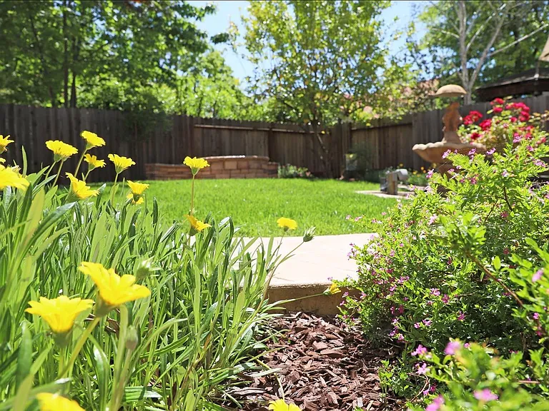 4946 Felicia Way — Photo 27