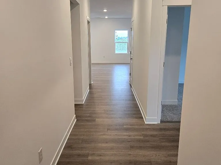 9203 Hemingway Dr — Photo 2