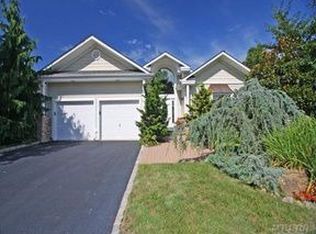 10 Redan Dr, Smithtown, NY 11787