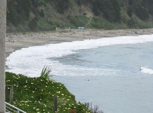 106 Grove Ln APT 6, Capitola, CA 95010