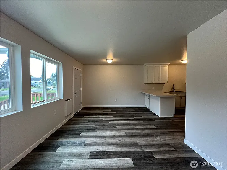 528 W Cushing St #528 — Photo 6