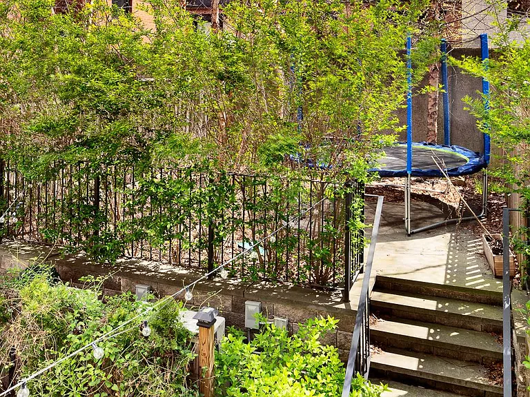 439 Henry St #1C — Photo 12