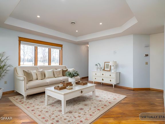 4th image of 2049 26th Ave S Unit A