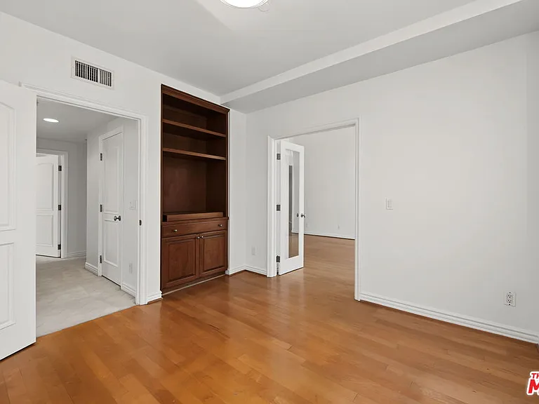 430 N Oakhurst Dr #Penthouse 406 — Photo 33