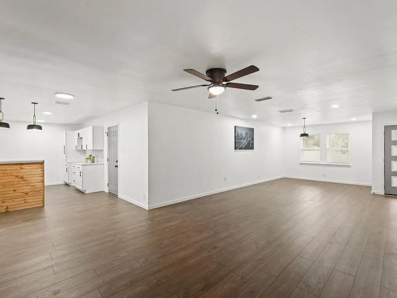 3rd image of 517 Gaye Ct
