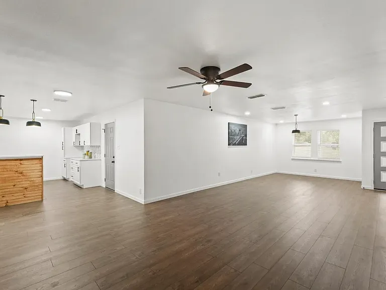 517 Gaye Ct — Photo 3