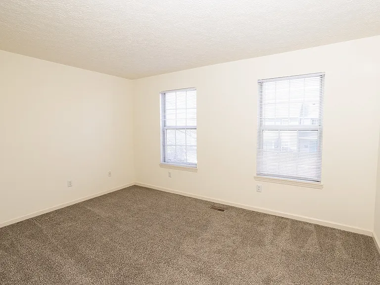 Burberry Place Apartments — Photo 7