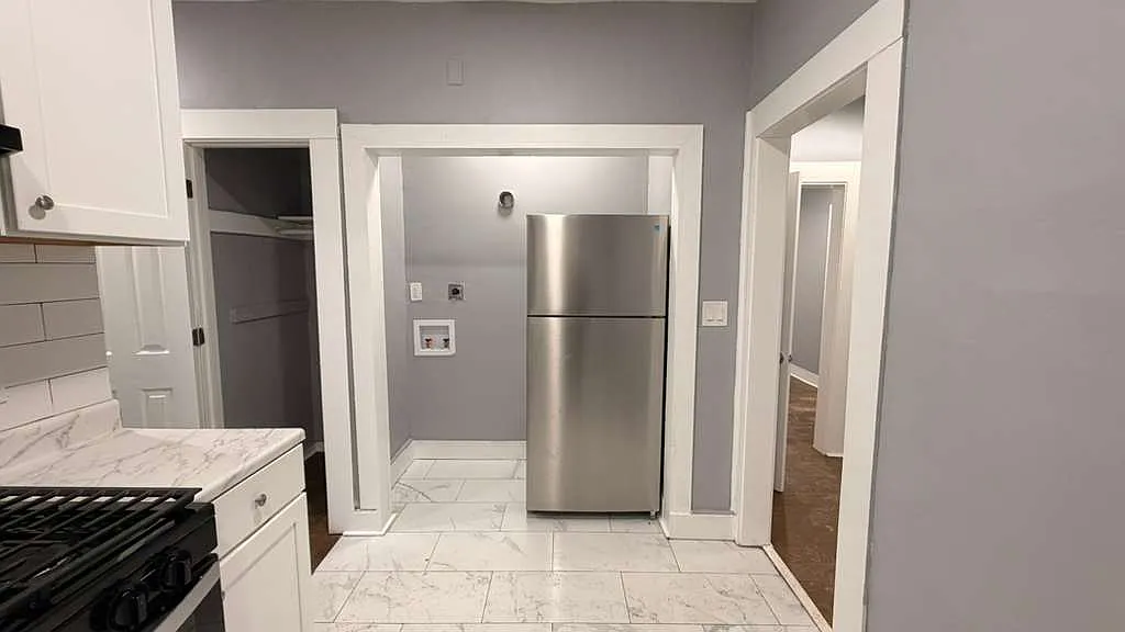 4 bed, $2,000 — Photo 4