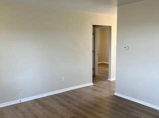 43 County Rd, Chatham, IL 62629