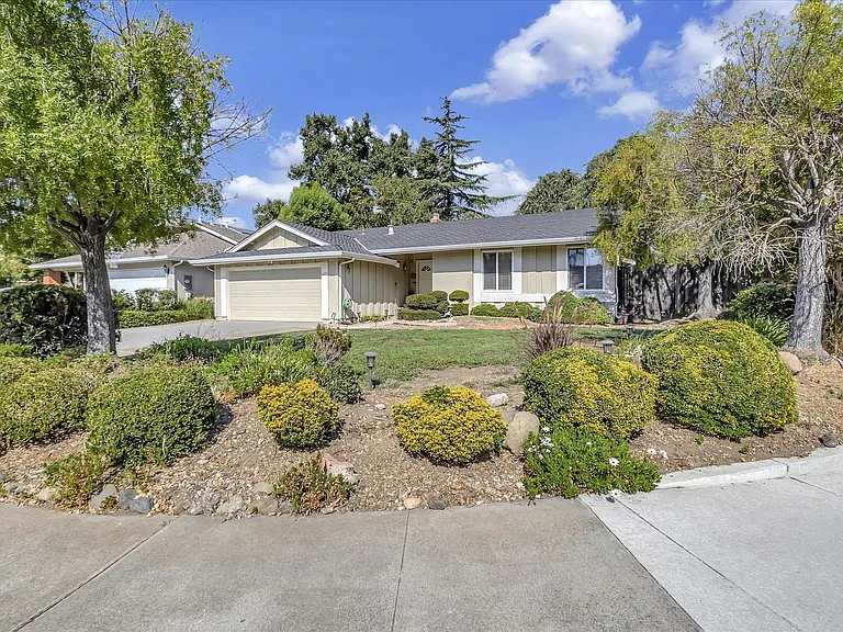 821 Figwood Ct — Photo 6