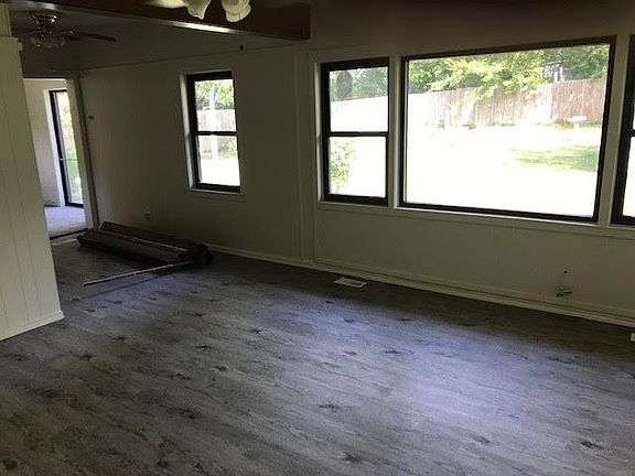 4th image of 1309 N 78th Ave E